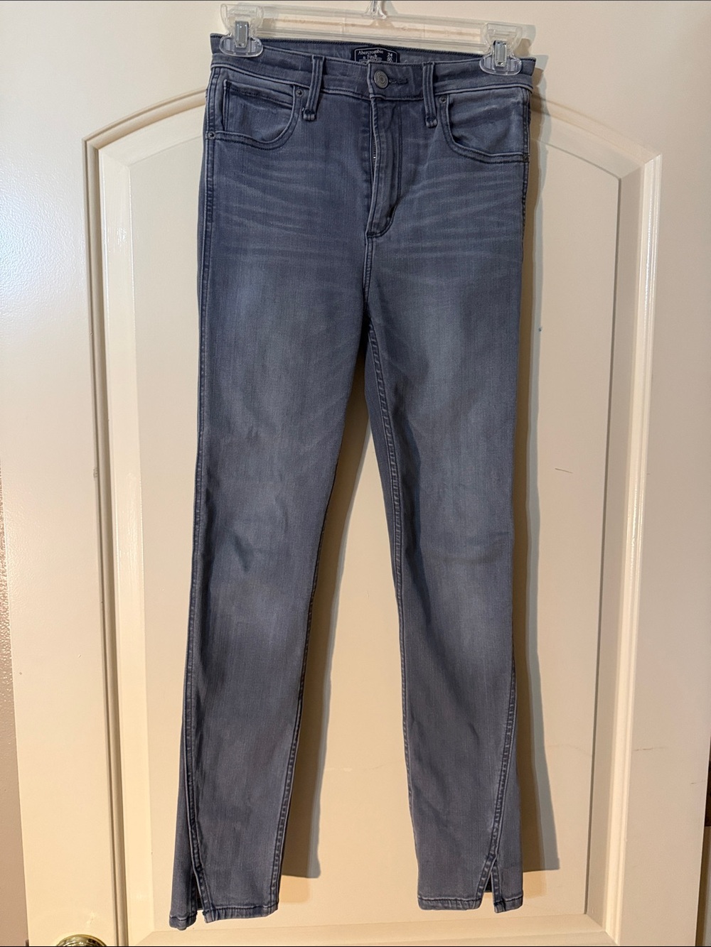 Abercrombie & Fitch Women's Gray Skinny denim Jeans 24